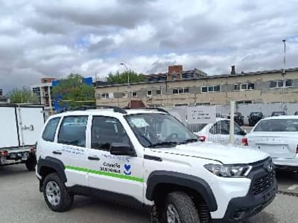 Саратовская районная больница получила новый автомобиль