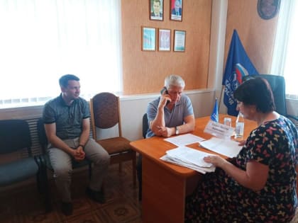 Депутат Госдумы Виктор Кидяев провёл личный приём петровчан