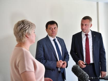 Губернатор Роман Бусаргин осмотрел готовые жилые помещения для детей-сирот