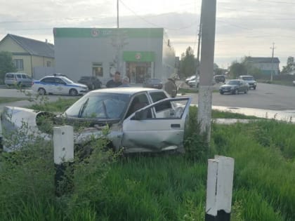 В столкновении с "Камазом" пострадал водитель "десятки"