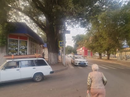 На проспекте Энтузиастов женщина попала под колеса "четверки"