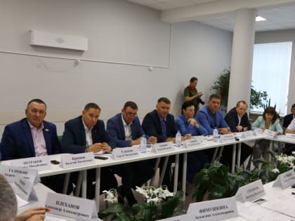 Парламентарии обсудили с медработниками районов области вопросы заработной платы в отрасли