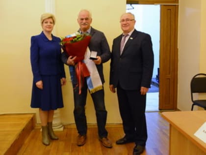 Депутаты городской Думы присвоили звание Почетного гражданина города Саратова Александру Бернадскому