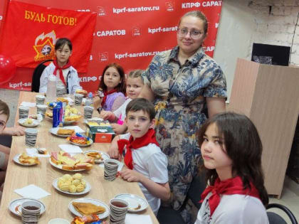 Ни шагу, назад! Ни шагу на месте! Только вперёд! И только все вместе!
