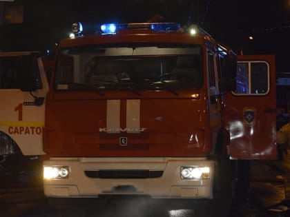 В Саратове из горящей пятиэтажки эвакуировали 18 человек. Есть пострадавшие