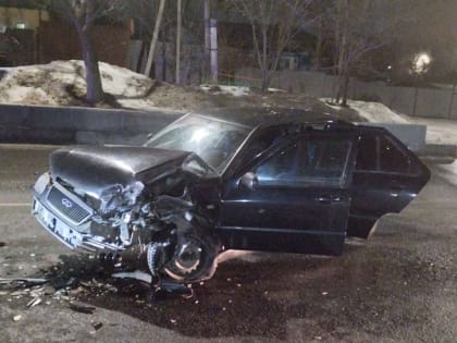 В Саратове в ДТП с такси пострадала женщина