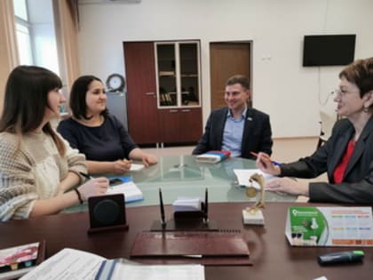 Алексей Сидоров встретился с коллективом гимназии № 89