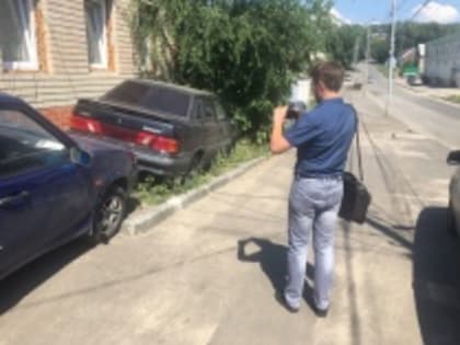 В Кировском районе провели выездное мероприятие по выявлению неправильной парковки транспортных средств
