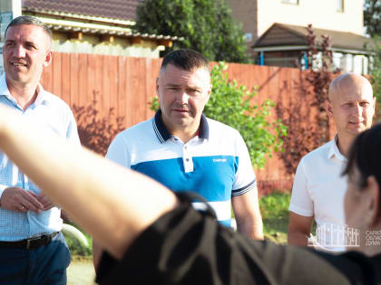 Парламентарии обсудили с многодетными семьями из Жасминного возможности подвода коммуникаций к участкам