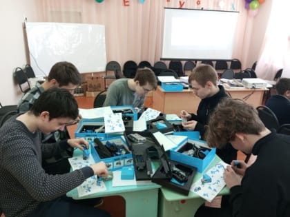 Петровские школьники участвуют в образовательных курсах саратовского «Кванториума»