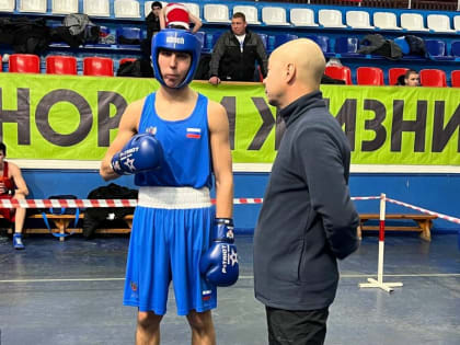 На базе СК «Кристалл» проходит Чемпионат и Первенство Саратовской области по боксу среди юниоров и юниорок 17-18 лет