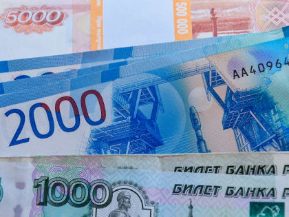 Суд постановил изъять у заведующего отделением саратовской поликлиники 67 тысяч рублей, которые тот получил за выдачу фальшивых сертификатов о вакцинации