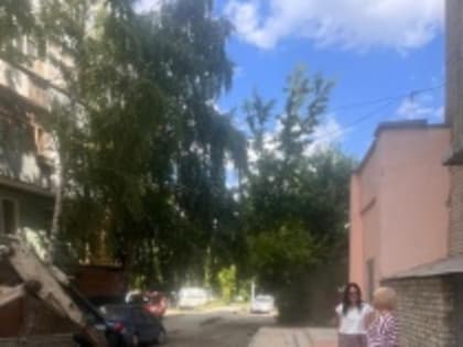 В Октябрьском районе продолжается контроль за ходом работ по ремонту дворовых территорий в рамках муниципальной программы