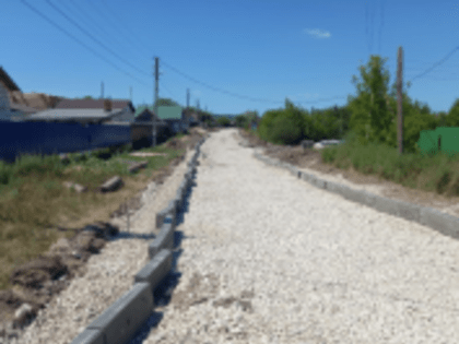 Продолжается ремонт дорожного полотна улицы Кольцевой на участке от улицы Мелиораторов до дома № 35 по улице Кольцевой в поселке Дачный