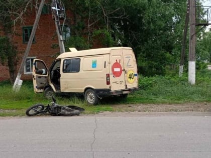 В столкновении с "Газелью" пострадали две девочки на мопеде. Одна погибла