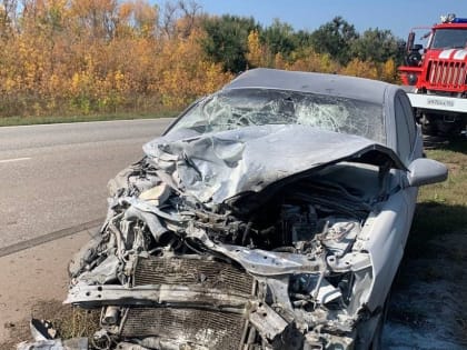 Водитель иномарки не разъехался с "Камазом" и сам пострадал