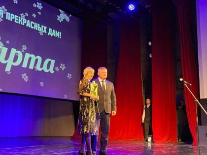 Жёны и мамы мобилизованных граждан получили поздравления с наступающим праздником от депутатов облдумы