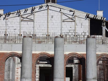 Проклятье оперного. Арбитраж взыскал 978 млн рублей, но отказался штрафовать подрядчика