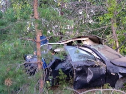 На окраине Саратова опрокинулся BMW. Один погибший, четверо в больнице