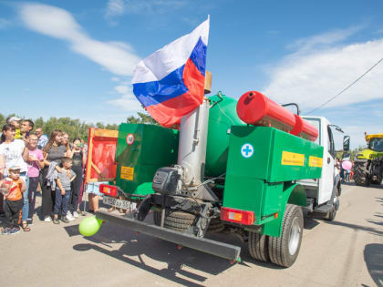 Парад хлеборобов на фестивале ХЛЕБНАЯ ПРИСТАНЬ в Марксе