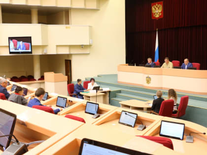 Парламентарии предлагают награждать Благодарственными письмами Председателя облдумы волонтеров