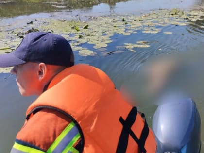 Саратовские спасатели вытащили из Хопра тело утопленника