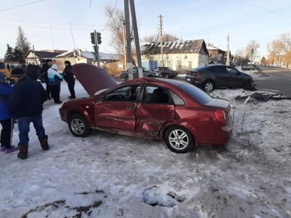 В столкновении иномарок пострадала 17-летняя пассажирка
