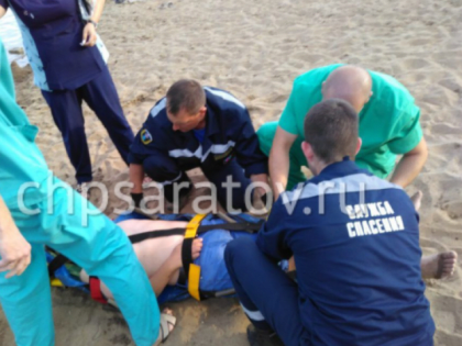 Молодой саратовец получил травму позвоночника, купаясь на пляже «Зональный»