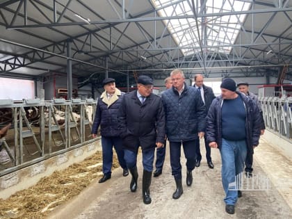 Михаил Исаев посетил молочное производство в Турках