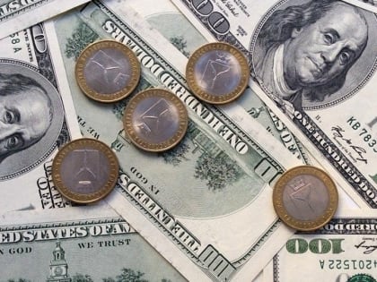 Доллары, рубли и шкатулка с ювелиркой: саратовец обокрал квартиру в Москве