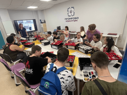 Состоялась экскурсия по технопарку и мастер-класс по робототехнике для детей участников специальной военной операции и юных волонтеров