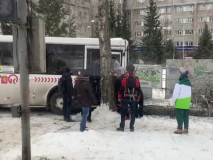 Синоптики: саратовцев ждет теплый день с сильным ветром