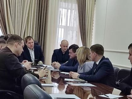 Депутаты Саратовской городской Думы встретились с председателем комитета дорожного хозяйства, благоустройства и транспорта администрации города Александром Гусевым