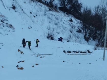 В Саратовской области подросток попал в больницу после катания с горки
