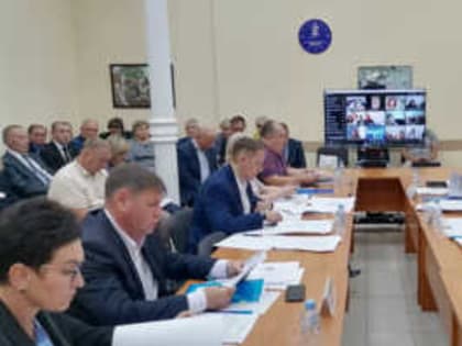 Вместо Тумасова и.о. секретаря Пугачевского отделения “ЕР” стала О. Семенова