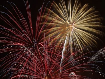 Власти Саратовской области решили сэкономить деньги на салютах и новогодних украшениях