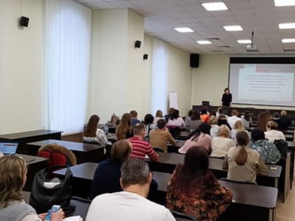 Сотрудники аппарата городской Думы повышают теоретическую подготовленность в вопросах работы с обращениями граждан