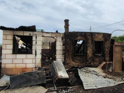 На окраине Саратова короткое замыкание уничтожило дом