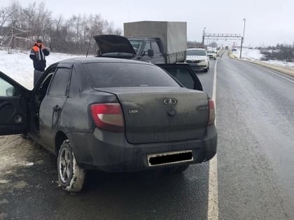 На трассе разбились два автомобиля. Водитель в больнице