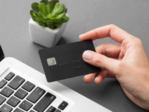 Дебетовая карта для фрилансера: удобство или лишняя головная боль