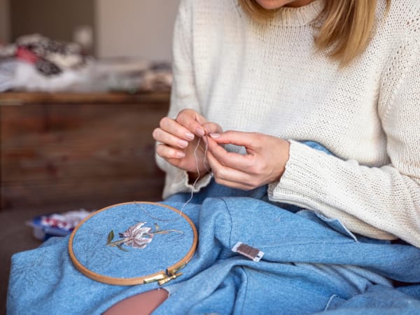 Вышивка крестом для начинающих: с чего начать и как выбрать первый набор