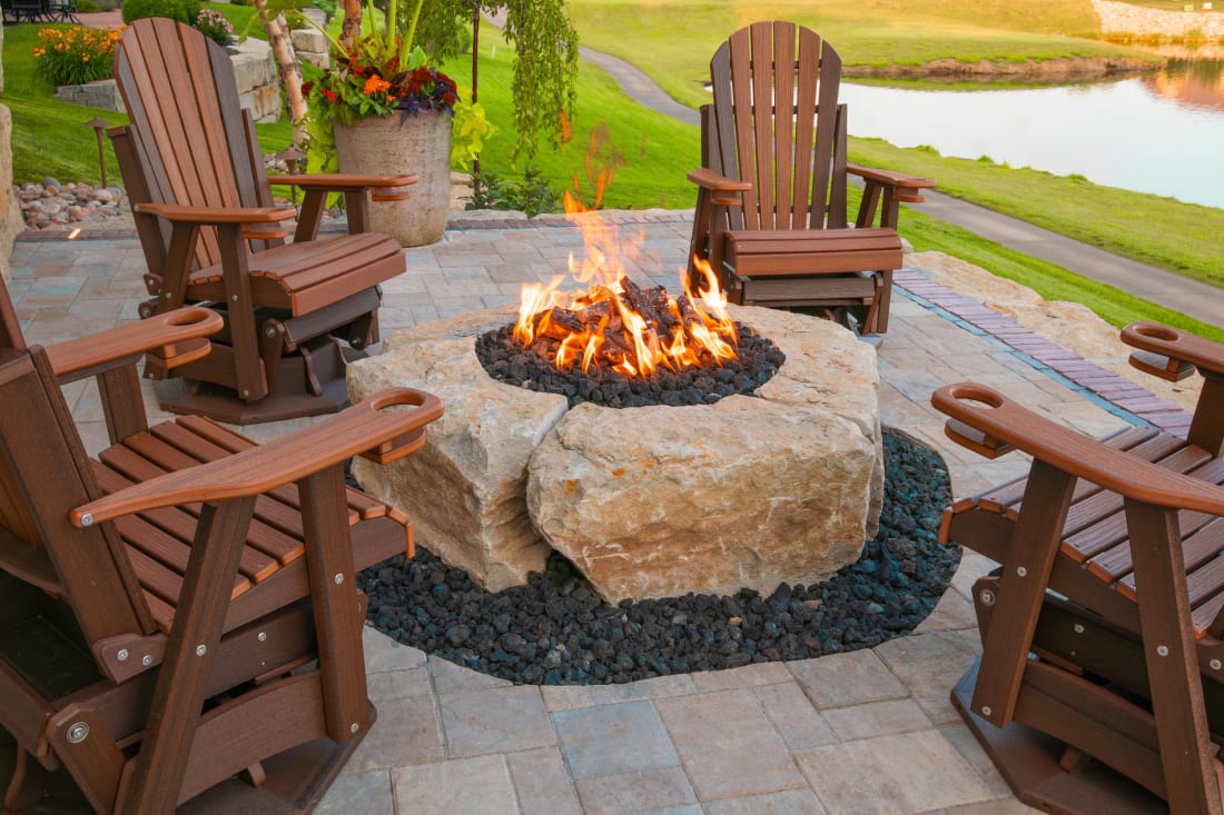 Shawnee paver patio with fire pit and retaining wall