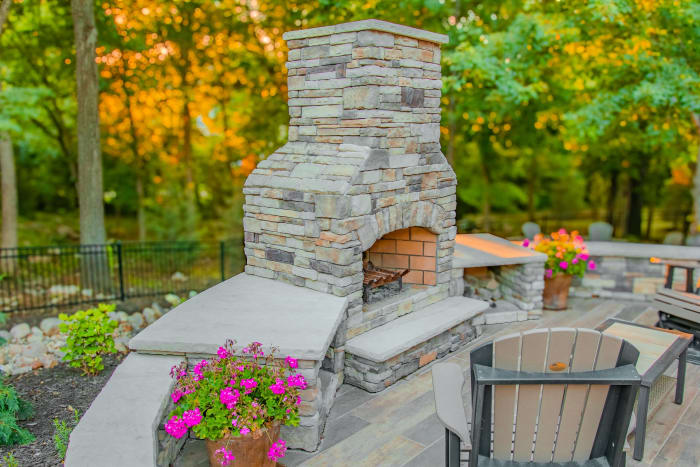 KCMO build detail: outdoor kitchen and dining