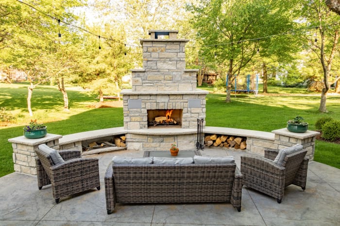 Veneer Fireplace & Seating Wall, Overland Park, KS