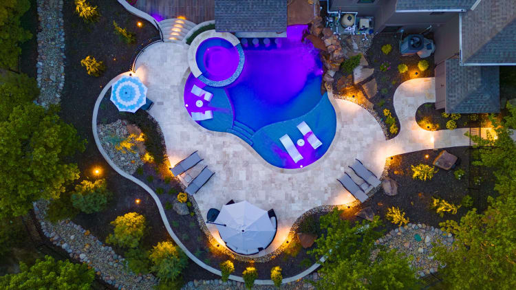 Pool, Fireplace & Waterfall