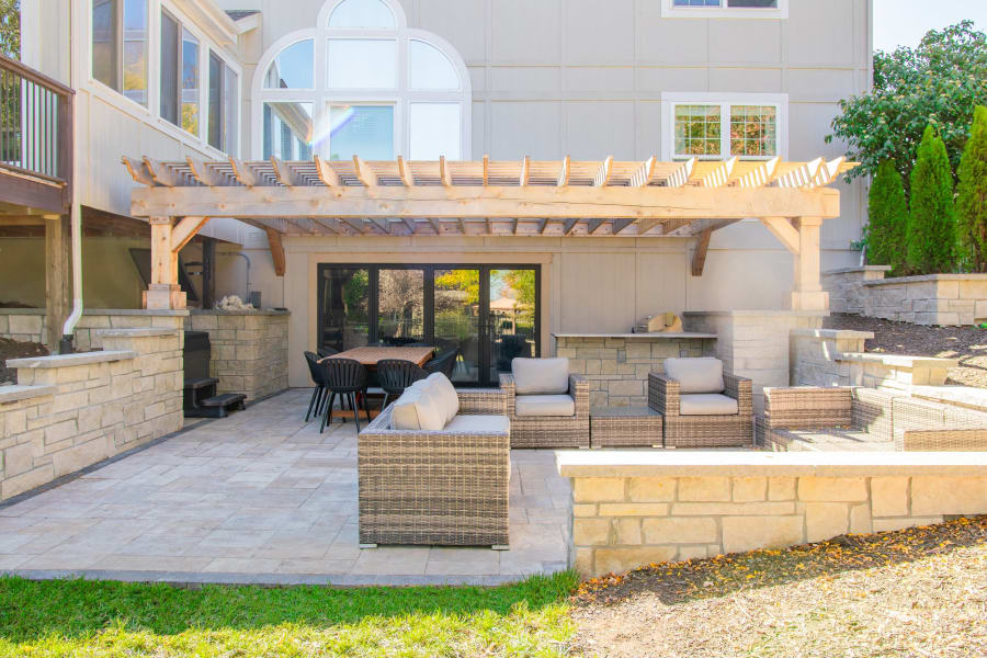 Pergola, Hot Tub & Retaining Wall