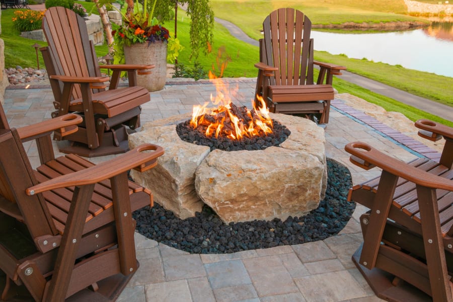 Shawnee, Kansas fire pit, paver patio, steps, and retaining wall by Kansas City Hardscapes