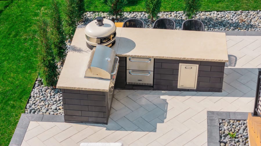 Outdoor Kitchen