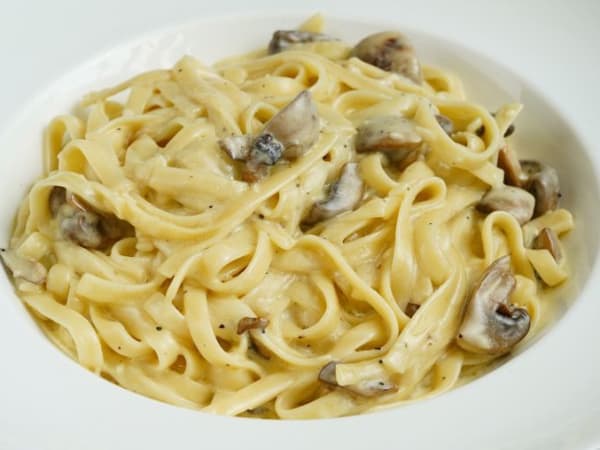 Pan Fettuccini Alfredo