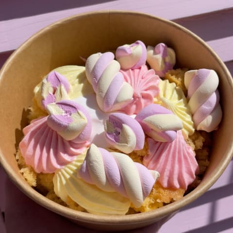 Gallery image of Lollys Cupcakery